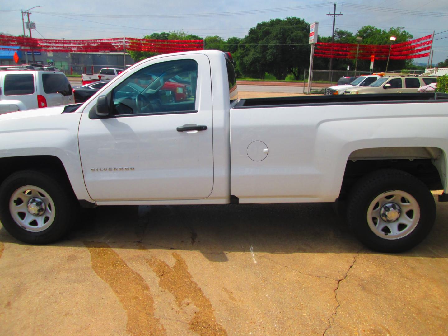 2018 WHITE Chevrolet Silverado 1500 (1GCNCNEC1JZ) , located at 1815 NE 28th St., Fort Worth, TX, 76106, (817) 625-6251, 32.795582, -97.333069 - Photo#8